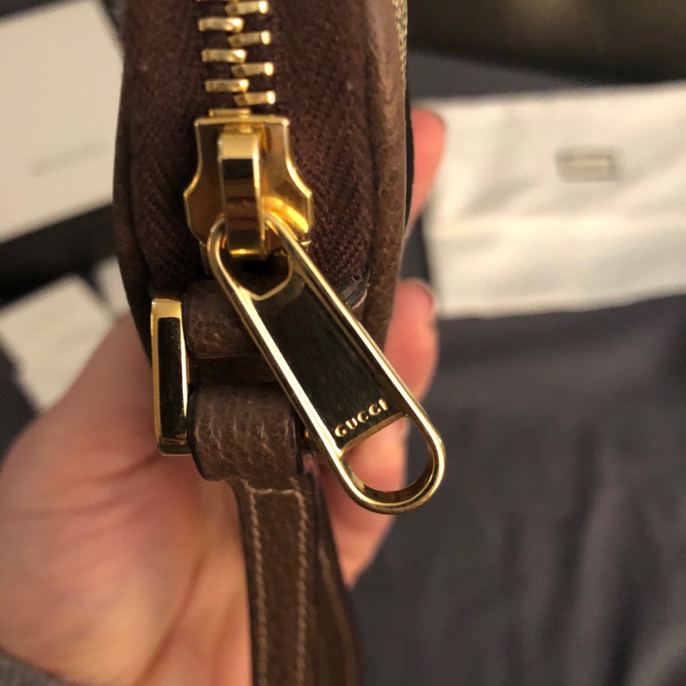 Gucci wristlet - Picture 4 of 9
